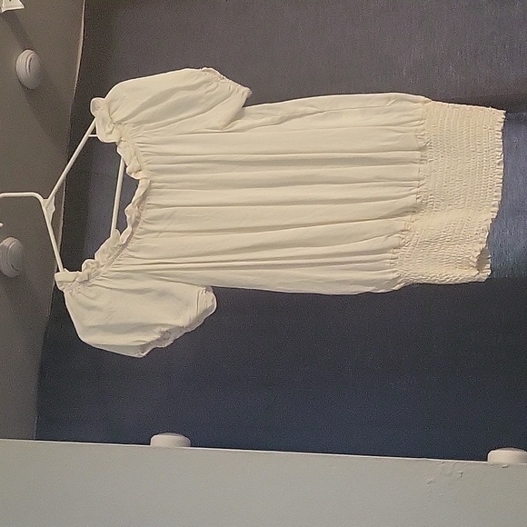 elesol Tops - Flowey Tee NWOT